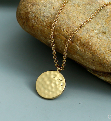 Vintage Style Round Disc Pendant Titanium Steel Gold Plated Pendant Necklace display picture 2