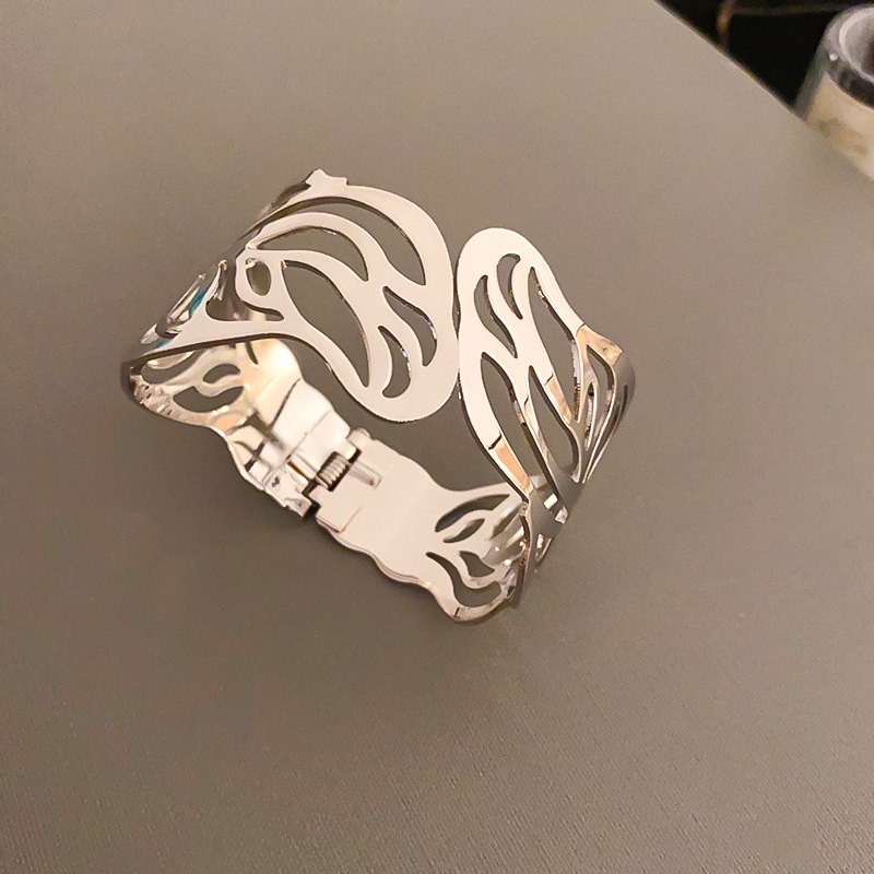 21 # Brazalete - Plata