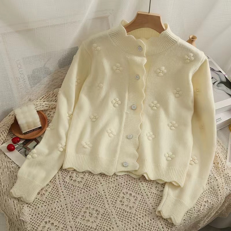 A new Japanese school-style, stylish and youthful knitted cardigan with a three-dimensional beaded floral sweater coat for women in the autumn of 2022 pic 49