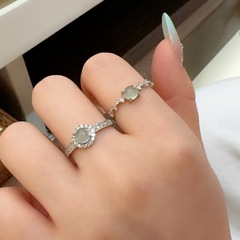 新しい中国風の氷透明な緑の翡翠のリング女性のためのユニークなニッチデザインの人差し指リングライト高級ハイエンド気質リング