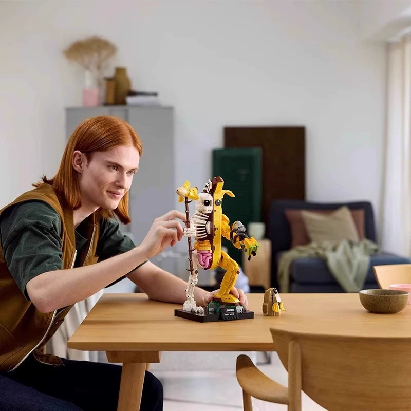 Конструктор (Fortnite) Peely Bone, 1 414 деталей, собранная фигурка 38×26×7 см
