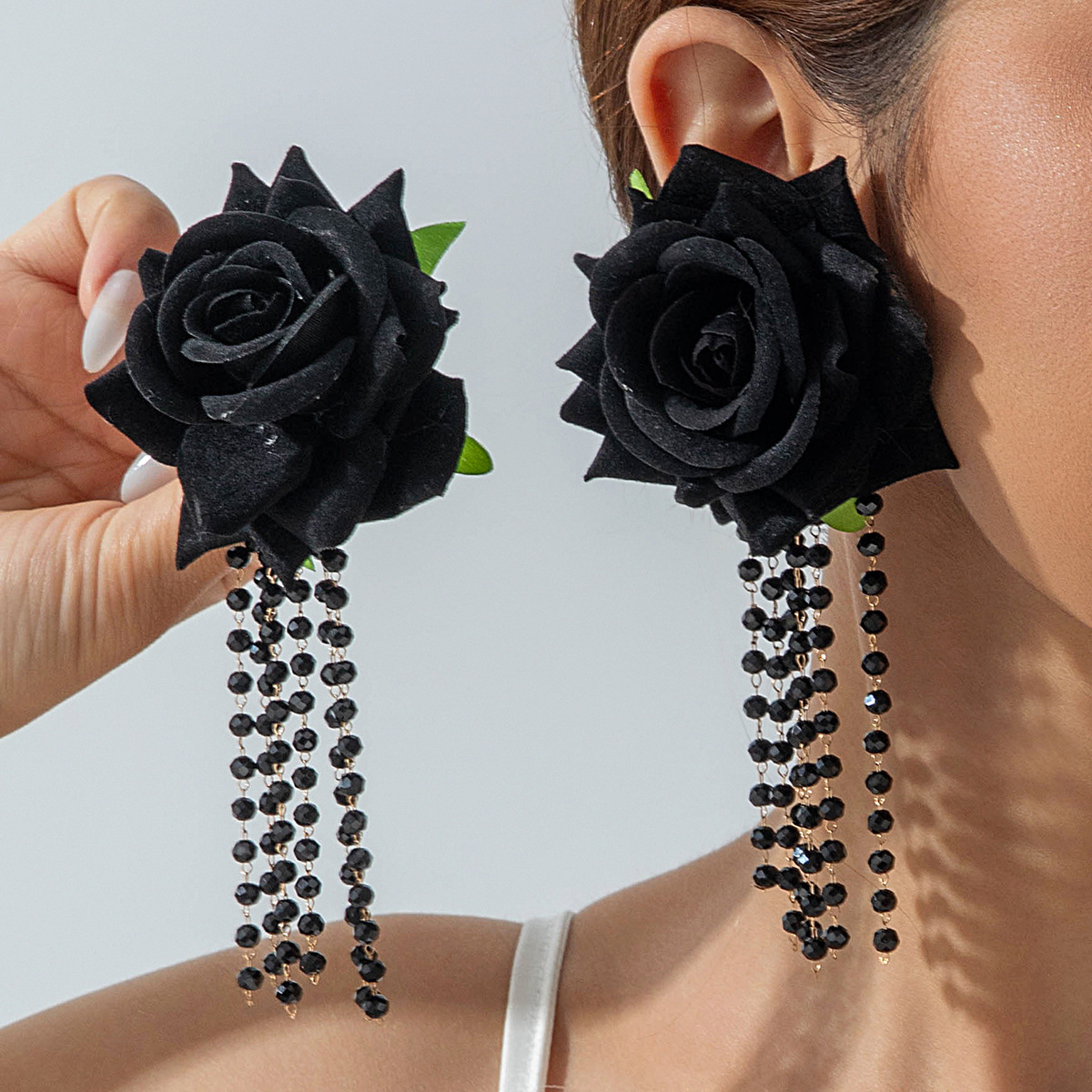 27531-ear-black-4-EP