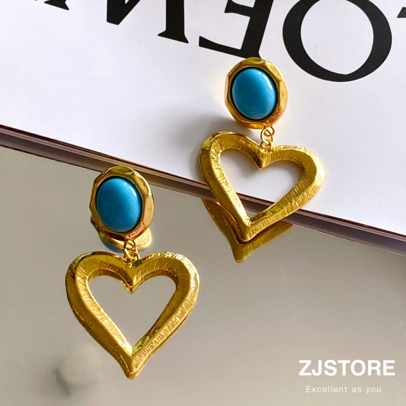 1 Pair Retro Heart Shape Metal Plating Women's Drop Earrings display picture 10