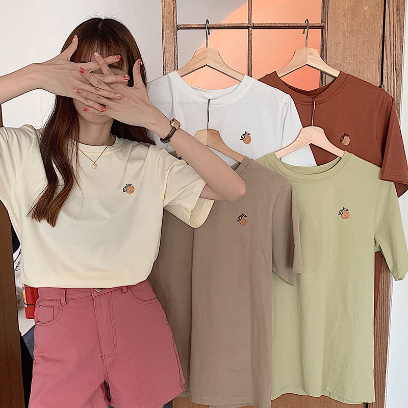 여성을위한 순수 코튼 오렌지 자수 반팔 티셔츠 여름 새로운 느슨한 작은 신선한 학생 바닥 셔츠 탑