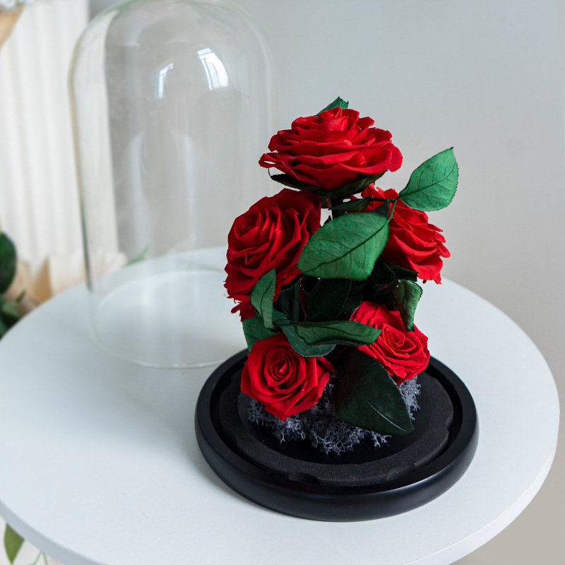 Yunnan Eternal Flower Rose Grand Prince Cubierta de cristal Producto terminado Regalo creativo para el Día de San Valentín Flor eterna Adorno de alta gama.