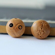厂家批发桃木雕刻太极八卦配件宝宝挂件编织配件 手工雕刻打磨