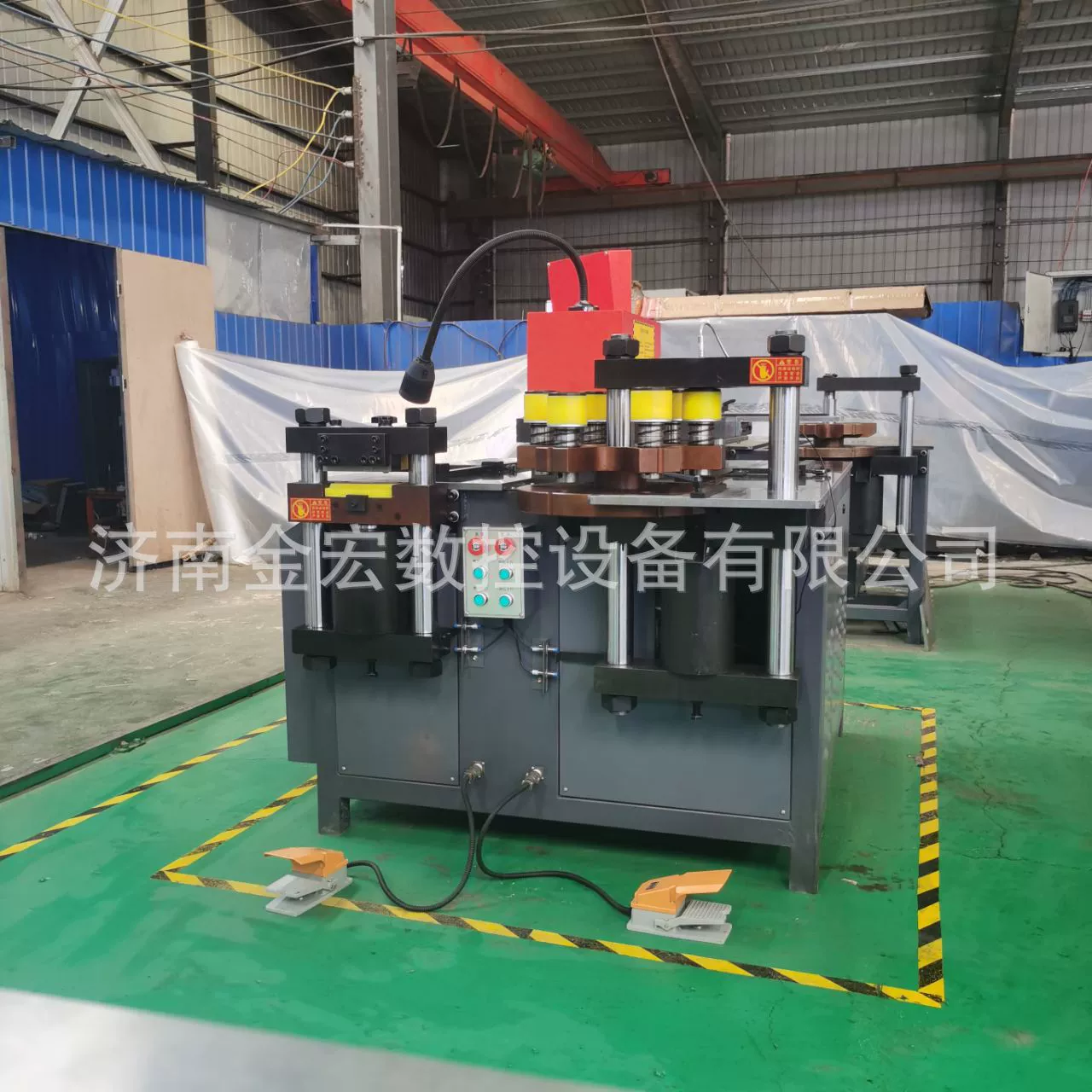 Индивидуальный гидравлический пресс «Три в одном» Оборудование для штамповки медных рядов трехстанционный гидравлический станок для обработки медных рядов с ЧПУ