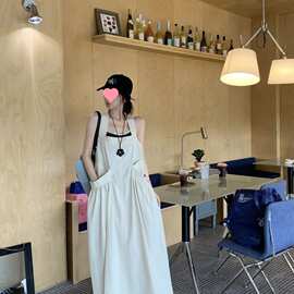 2026设计感复古工装口袋背带裙女夏季2025新款宽松显瘦麻花节露背