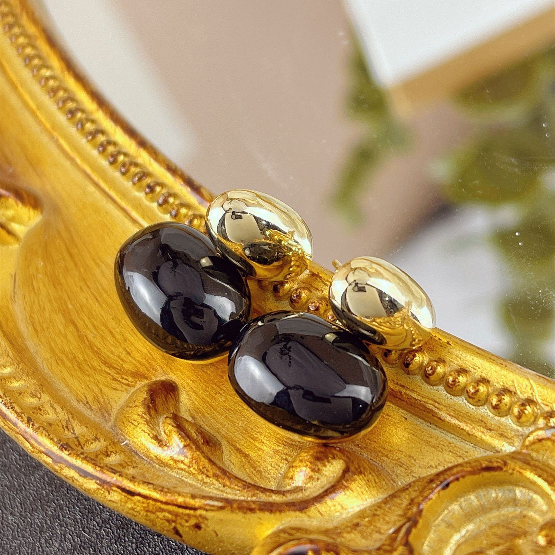 F6748E 블랙 타원형 앞뒤 착용 귀걸이