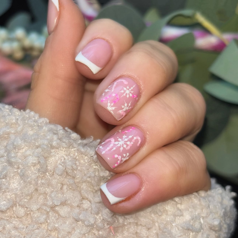 Cross-Border New Wearable Nail Pieces Christmas Pink Snowflake Fake Nails Press-On Nails Short Small Square 24 Pieces