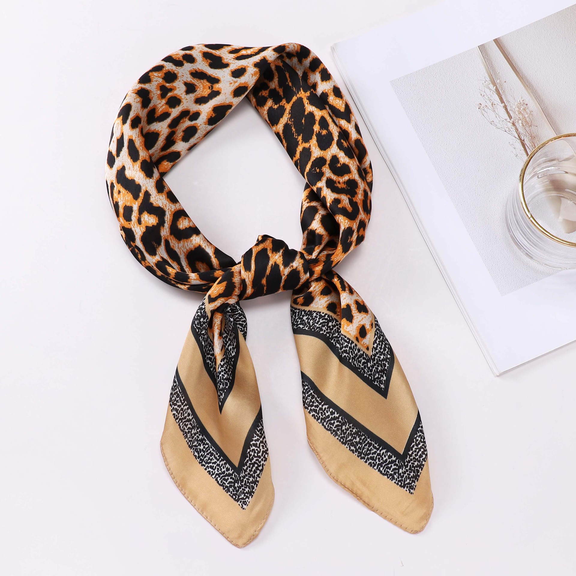 Women's Fashion Leopard Satin Printing Silk Scarves display picture 4
