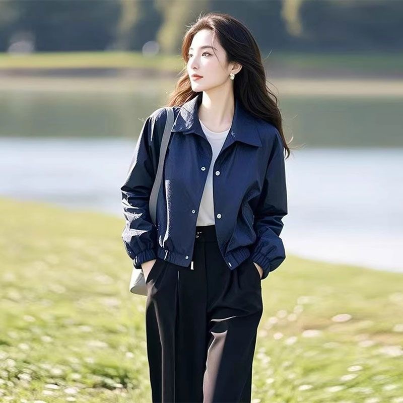 2025春秋タイプの突撃服のコートの女性は、ユニークで美しいカジュアルな青い小さなジャケットを重ねて着ています|undefined
