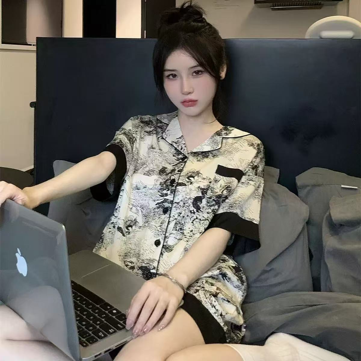 8813