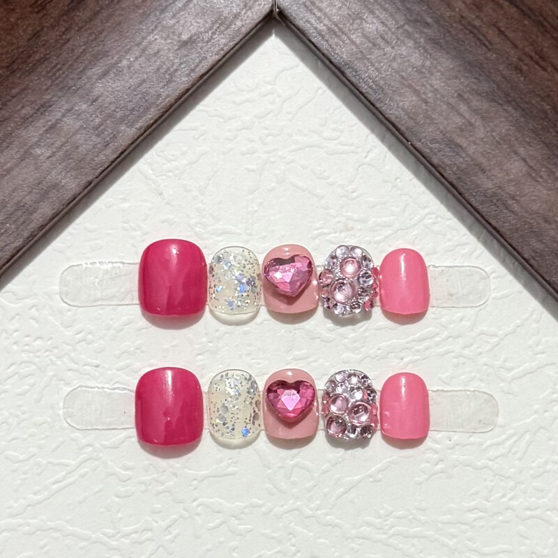 Children's Handmade Wearable Nails, Stereo Cute Pink Heart Flash Manicure Cartoon Patches, Handmade Nails Removable Children's Handmade Wearable Nails, Stereo Cute Pink Heart Flash Manicure Cartoon Patches, Handmade Nails Removable