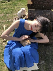 フレンチブルーのノースリーブベストドレスレディース2025年夏新作人気スタイル美しいピンチウエストロングスカート
