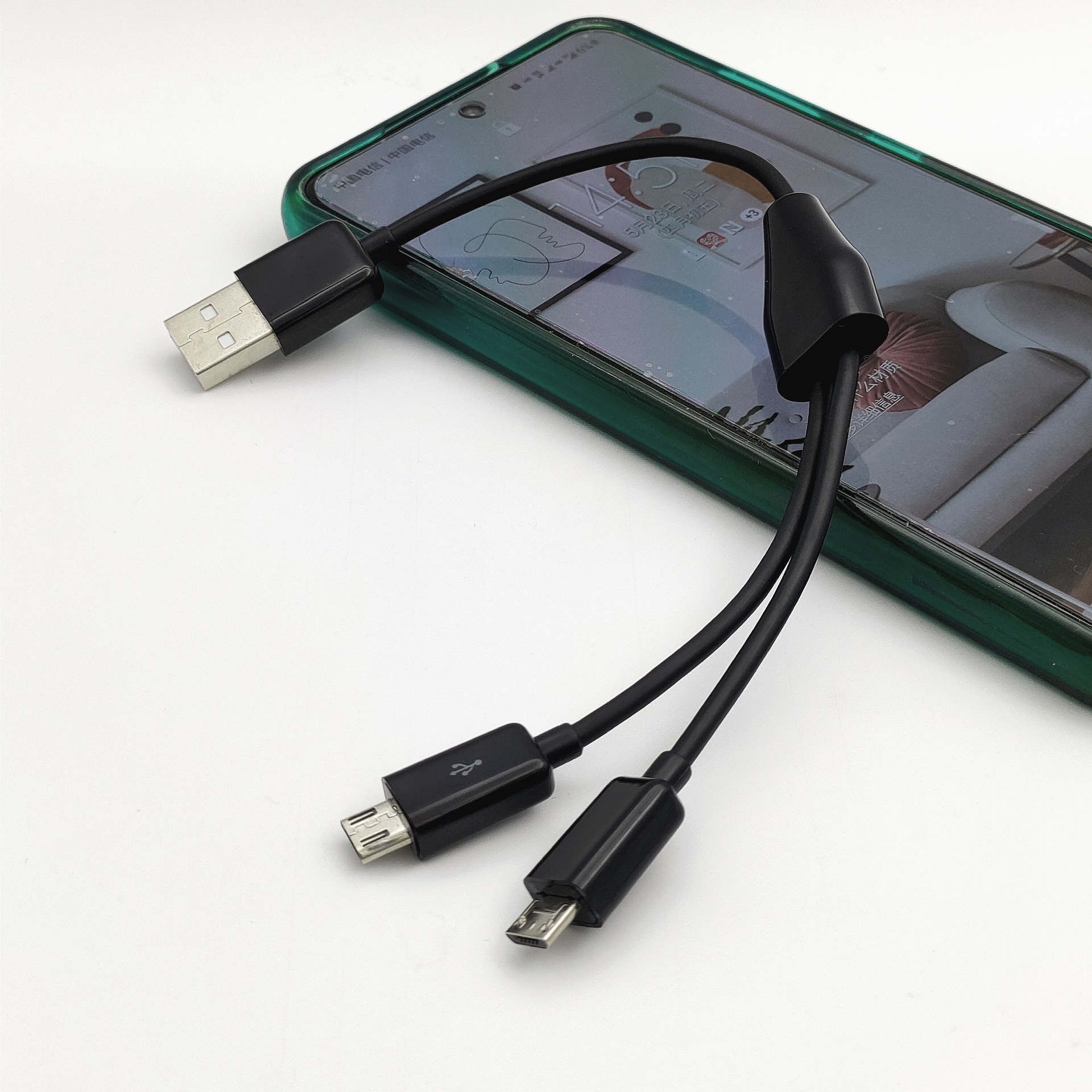 Cavo dati MICRO USB 1/2 da 20 cm per caricare contemporaneamente 2 telefoni Android_voghion.com