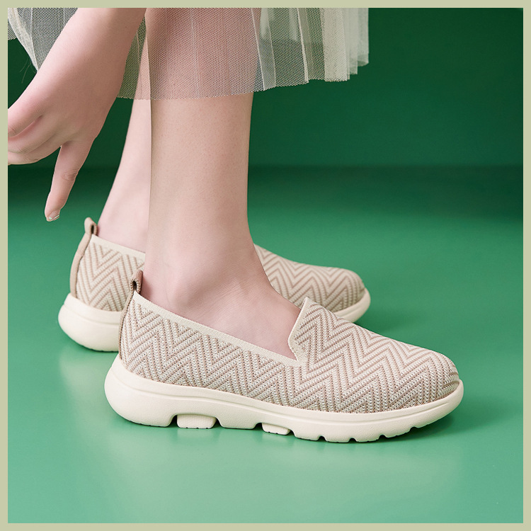 B888-42025 Herbst Winter Neue Licht Kissen Anti-Slip Runde Kappe Mittleren Alters Und Ältere Komfortable Atmungsaktive Flache Schuhe_voghion.com