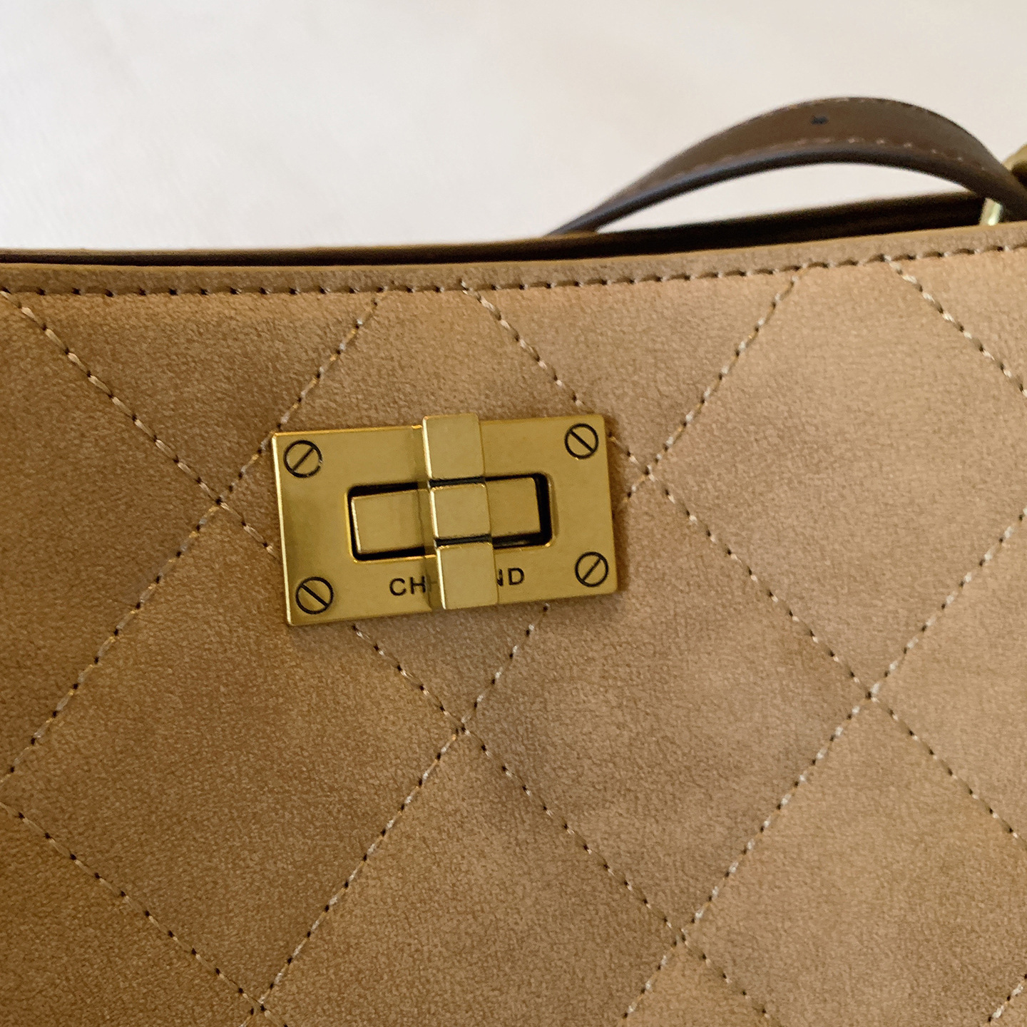 New Large-Capacity Tote Bag for Women Autumn and Winter Suede Quilted Chain Shoulder Crossbody Bag Fashionable Texture Tote Bag 3