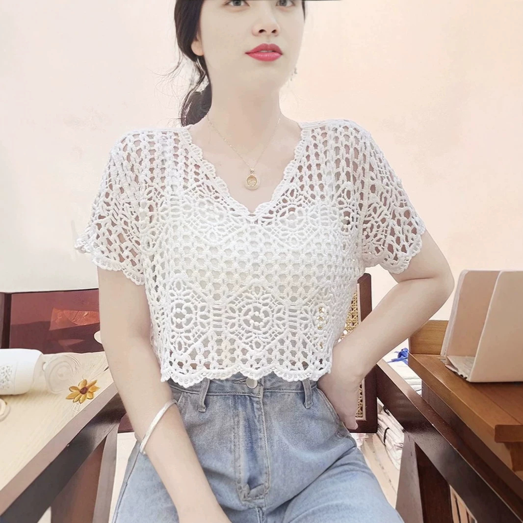 New summer V-neck hollow-out French knit sweater short-sleeved design, elegant round neck loose vest top