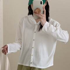 春夏の新型ボタンニットの女性はゆったりとしています。