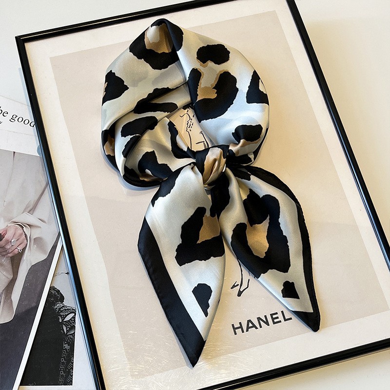 회색 표범 무늬