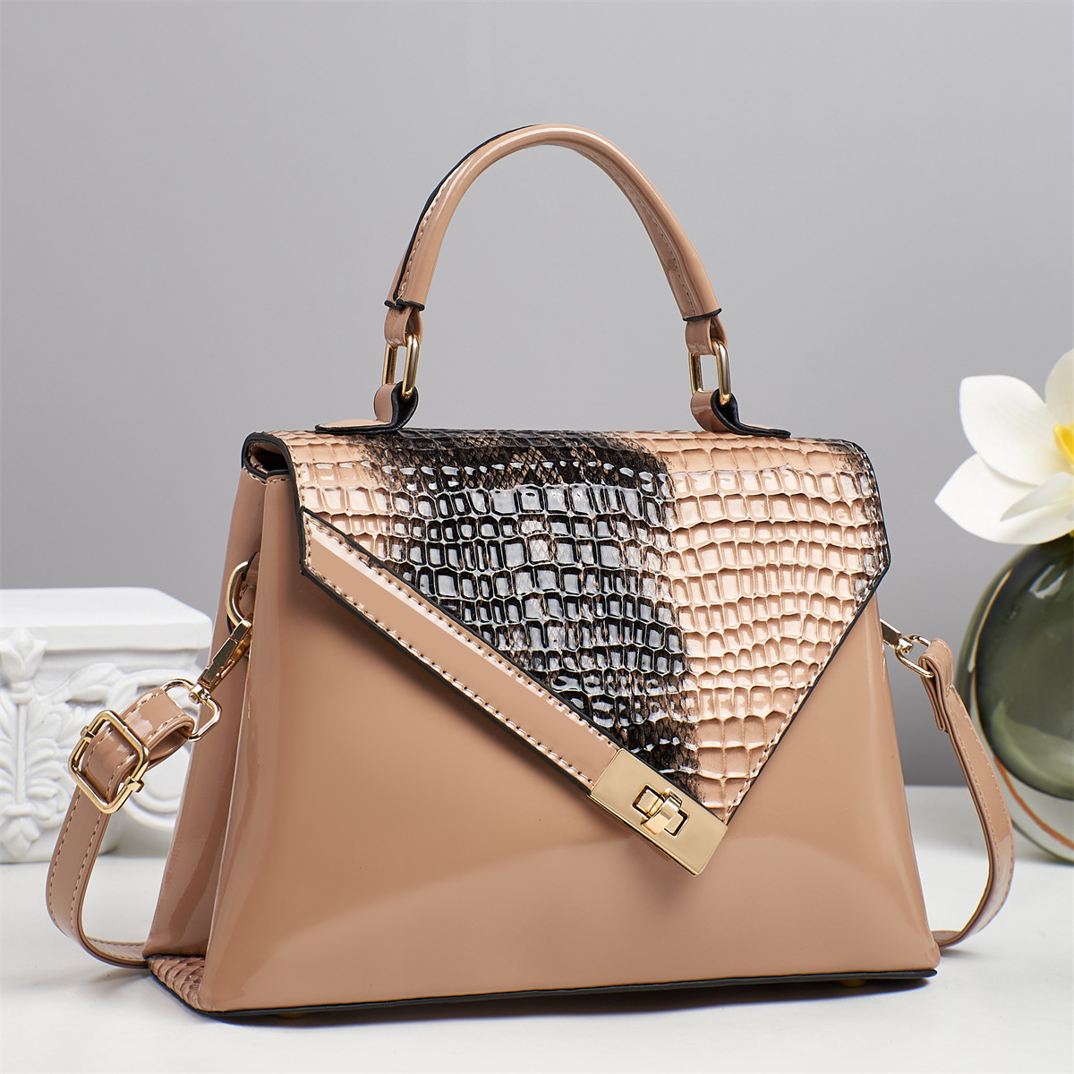 2025 primavera nuevo estilo bolso de mujer bolso grande europeo y americano bolso portátil de cuero suave de gran capacidad mensajero de un solo hombro bolso de mujer