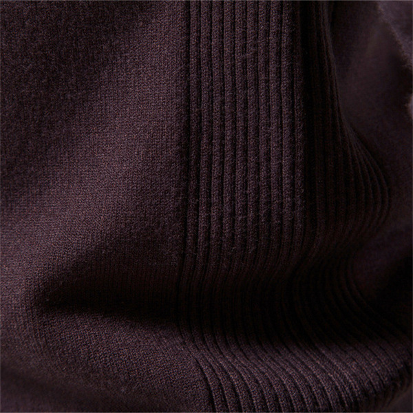demi-season knitted sweater with a round collar for leisure