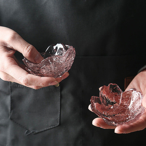 Japanese glass cherry blossom dish household dipping dish seasoning vinegar dish kitchen glass tableware creative pink small dish
