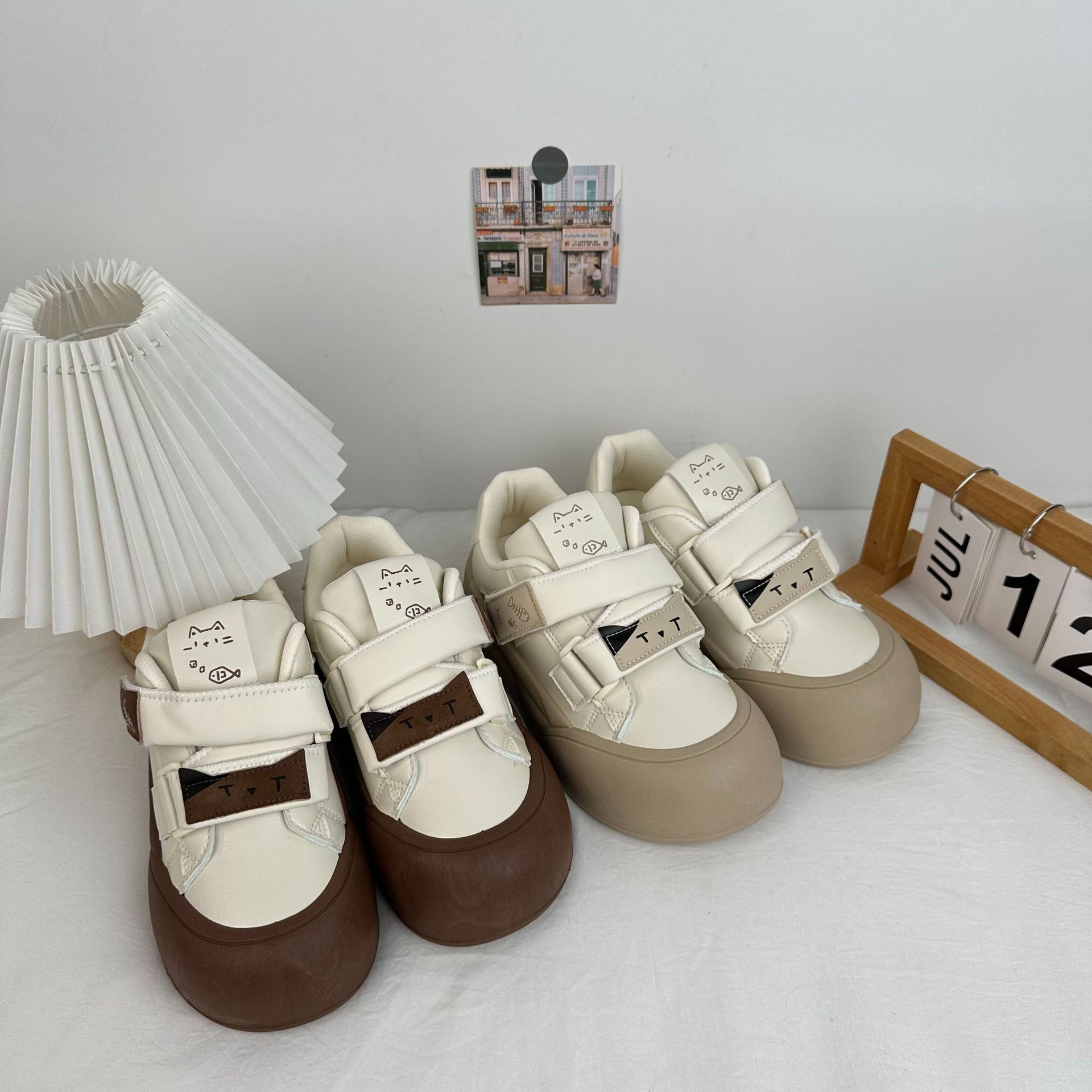 Zapatos de pan de ondas largas 2024 otoño versátiles in-viento zapatos de mujer pequeños zapatos casuales coreanos zapatos blancos para mujeres