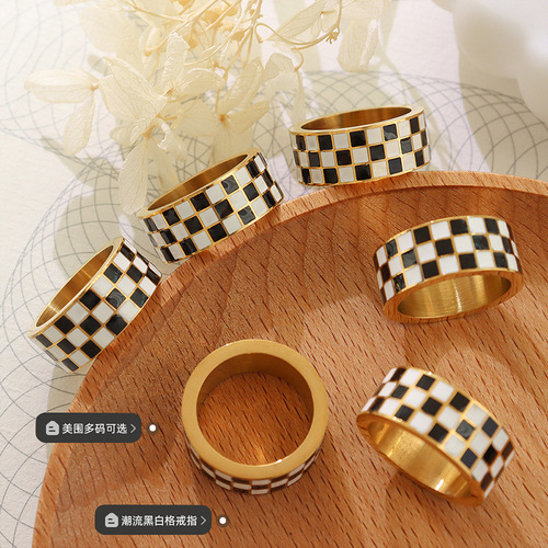 European and American retro non-fading cold style black and white checkerboard ring personalized simple titanium steel gold-plated ring jewelry