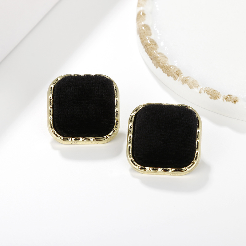 Wholesale Jewelry Retro Round Square Black Flocking Stud Earrings Snihaojewelry display picture 6