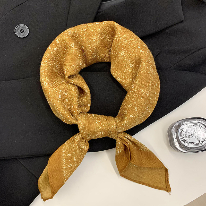 Pequeña toalla cuadrada bufandas de seda 2025 nueva moda bufandas de invierno mujeres de alta calidad bufandas de cuello al por mayor