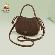 �����˰���Ů2023�¿��ް����|�к��s�μ�б����r�к��sС��Ů��