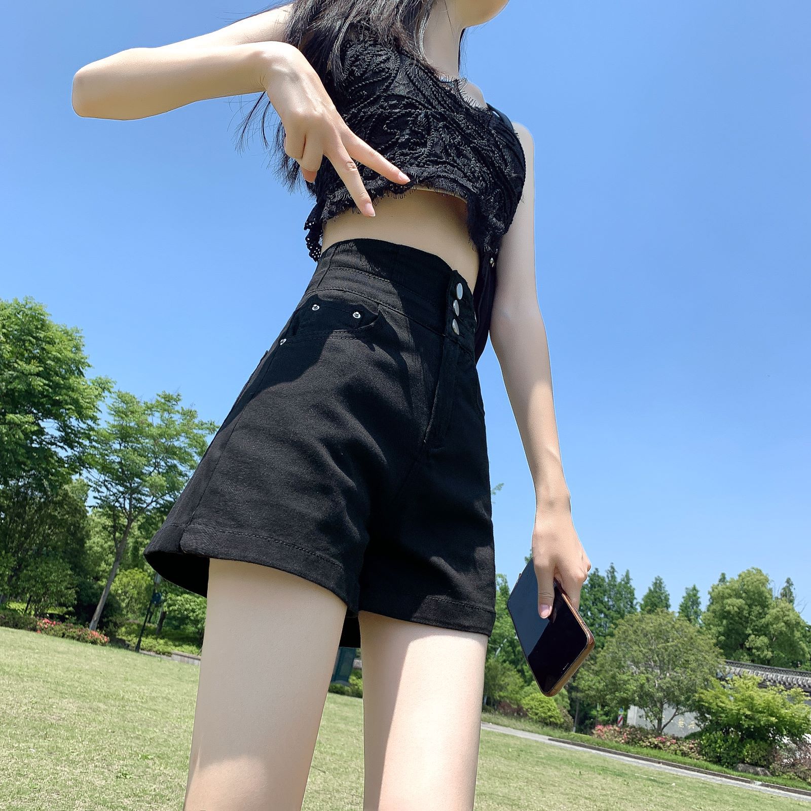 검은색