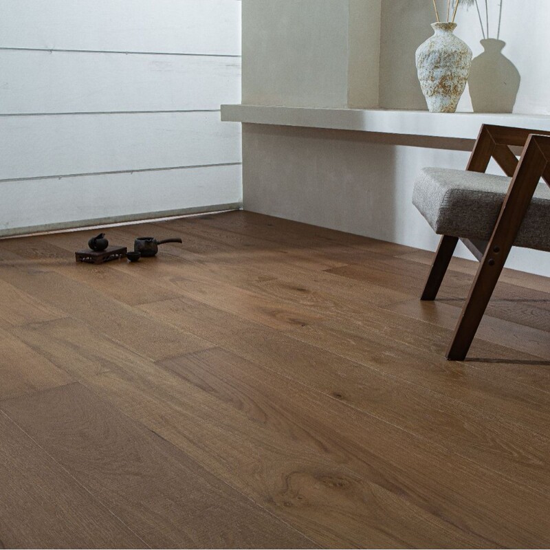 In-stock 0AK oak solid wood flooring 5g click-lock system for underfloor heating, horizontal pattern, herringbone pattern, three-layer solid wood flooring for home use In-stock 0AK oak solid wood flooring 5g click-lock system for underfloor heating, horizontal pattern, herringbone pattern, three-layer solid wood flooring for home use