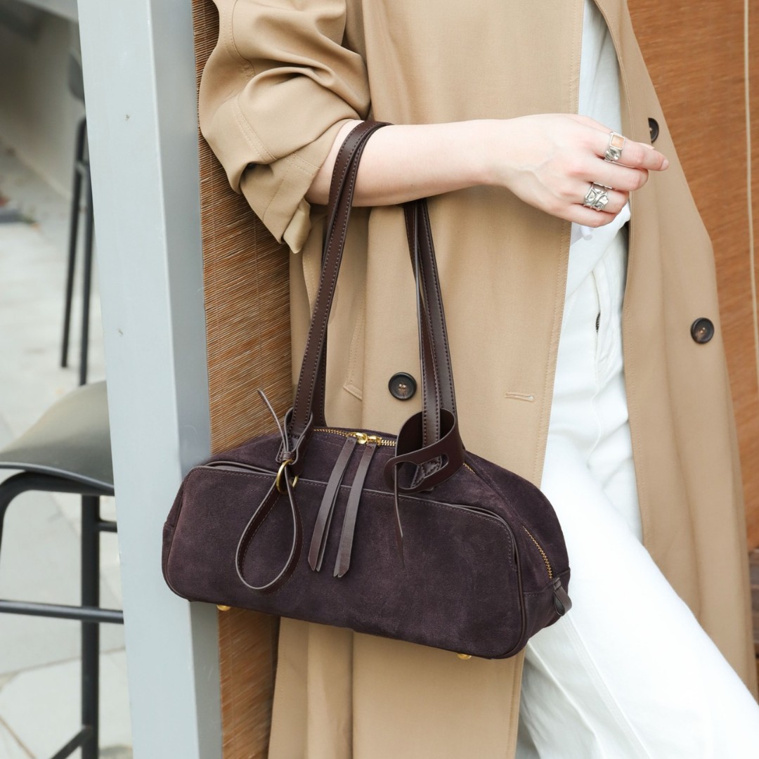 小众磨砂牛皮保龄球包2025新款通勤大容量波士顿真皮手提单肩包女