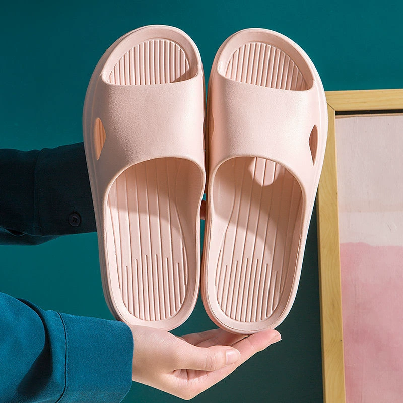 Домашние тапочки оптом стойло домашние тапочки для мужчин и женщин летом за пределами общежития, наступив на ощущение дерьма производителей тапочек