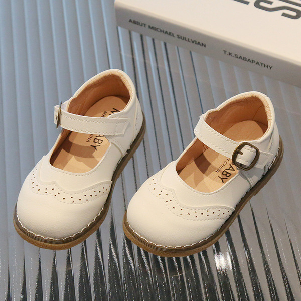 Casual demi-season shoes