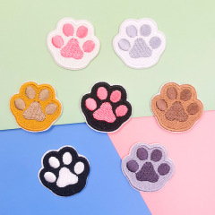 現物のかわいい犬の爪の刺繍はかばんの布を貼って手帳のipadの保護の殻の装飾のパッチを貼って自分で貼り付けます。
