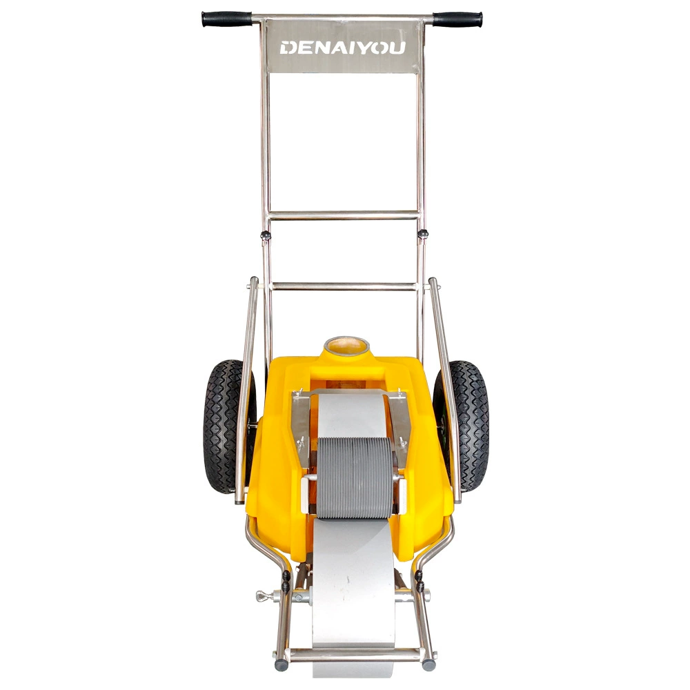 Ручной инструмент для разметки газонов, равномерно отмечает линии без отклонений, удобен и прост в использовании для разметки футбольных полей, точное размещение, не требует дополнительных затрат.