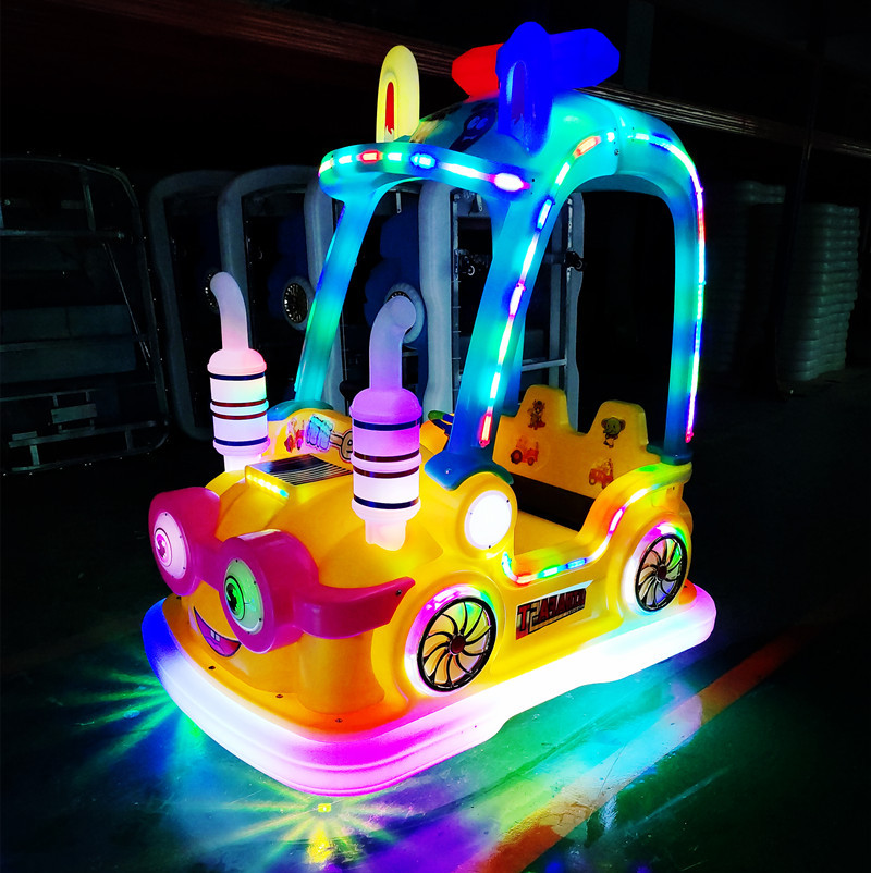 Vehículo todoterreno al aire libre para niños karting eléctrico mayorista para dos personas puede sentarse en línea cuadrada popularidad de los fabricantes de automóviles de choque