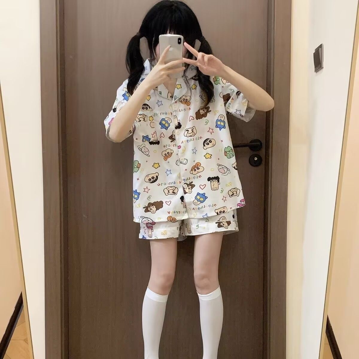 Crayon Shin-chan pijamas para mujer pantalones cortos de manga corta de verano de seda de hielo estampado de dibujos animados cardigan traje de ropa para el hogar de seda de imitación