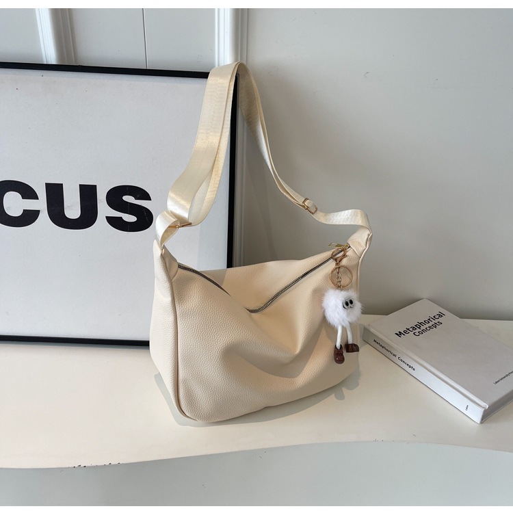 Bolso popular de este año para mujeres 2024 nuevo blando PU ancho cinturón de hombro mochila ins textura mochila de hombro