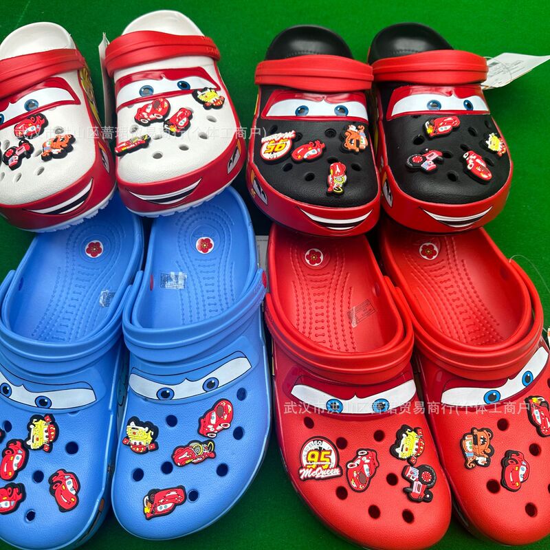 In-Stock 95 Cars-Themed Clogs for Men and Women, 2025 Beach Sandals Wholesale