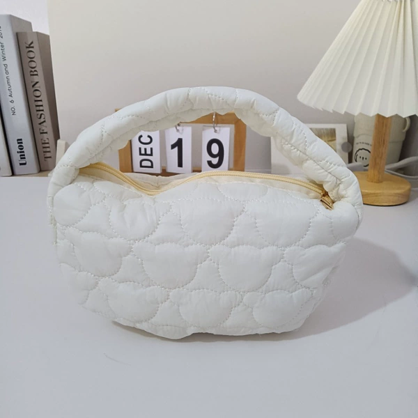 White quilted kitten head