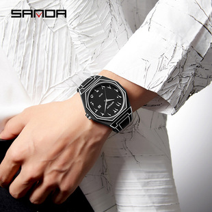 SANDA���Q�ֱ������L���՚vҹ��ʯӢ�����ԇ�÷�ˮ�ЌW���ֱ�Ů