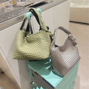 ���ֹ����������ذ��μ���Ƥ���������ˮͰ���ٴ�μ�Ҹ�°�Ů��