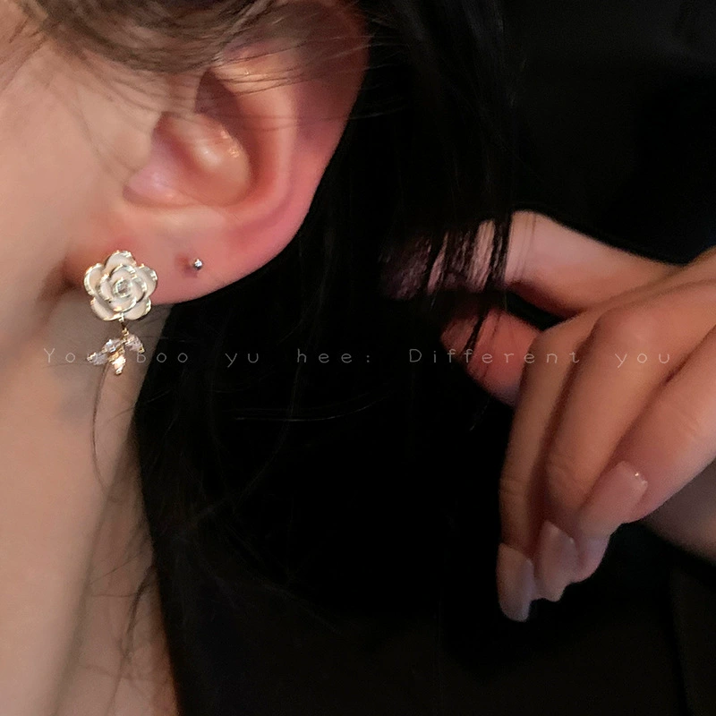 Горний чай? нет. "Mountain tea, demi-season small design earrings, flowered, high-end, light luxury style"