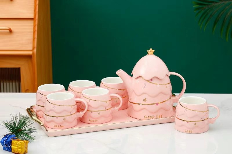 Estilo nórdico de cerámica personalizada árbol de Navidad juego de agua traje de regalo perfumado té botella de agua fría con bandeja de taza combinación