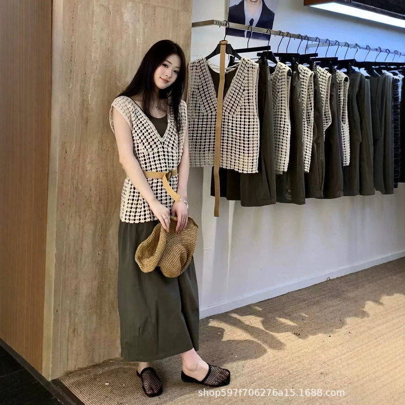 Korean-Style Niche Design Hollow-Out Woven Vest and Skirt Set for Women, Summer 2026, Fashionable and Versatile, Slimming Two-Piece Set